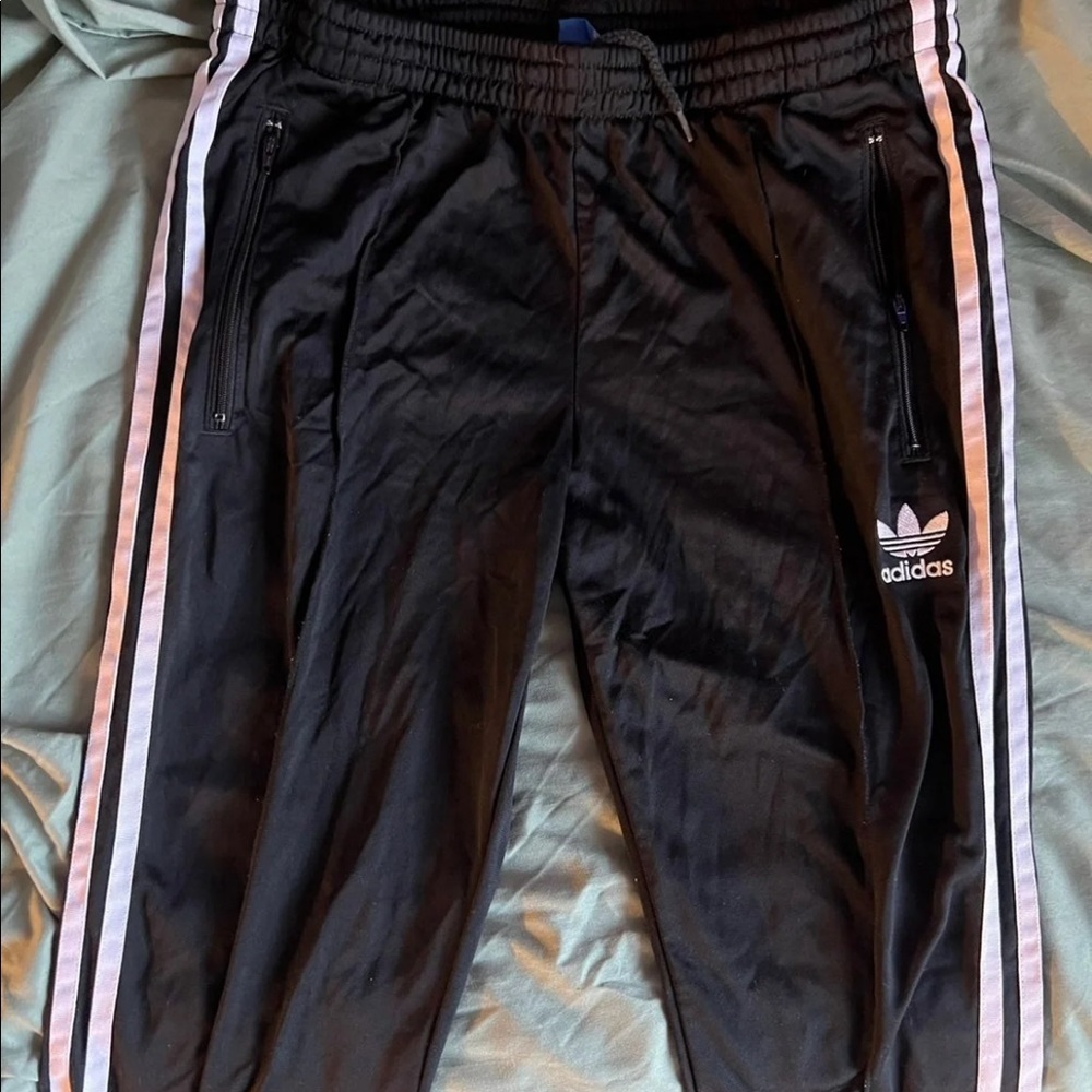woman’s adidas track pants
